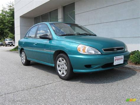 2002 Emerald Green Kia Rio Sedan #15519689 Photo #2 | GTCarLot.com - Car Color Galleries