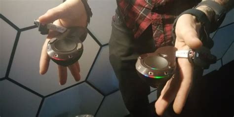 New SteamVR controller prototype lets you open your hands [Updated ...