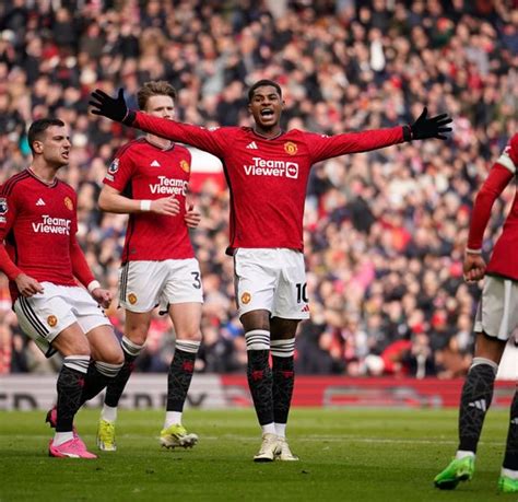 Manchester United 2-0 Everton: Penalty double helps United edge past ...