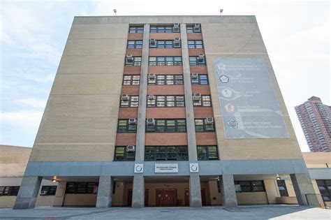 NYC principal sends kids home when just 2 school safety agents show up