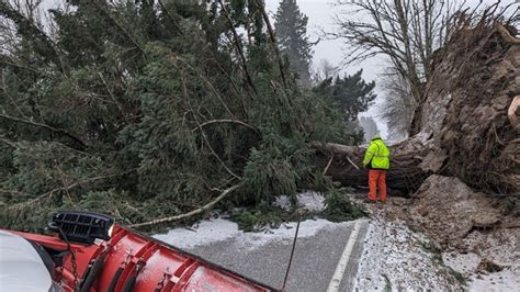 4 dead, power outages, roads locked: Portland storm aftermath | ktvb.com