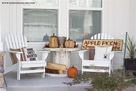 Farmhouse Halloween Front Porch Decor - Honeybear Lane