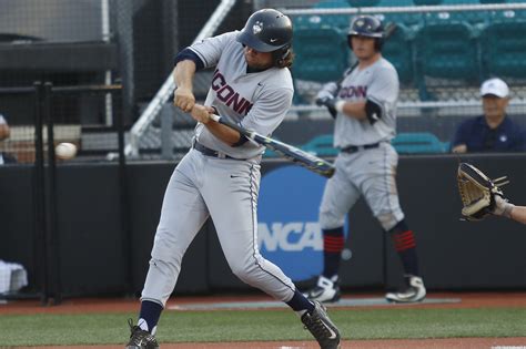 2018 NCAA Baseball Tourney Gallery: UConn Huskies vs Washington Huskies - The UConn Blog