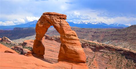 Delicate Arch - Moab, Utah - [OC] - [5484x2806] - rbayasphotography.com : r/EarthPorn