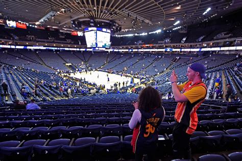 Warriors fans share memories of Oracle Arena at the venue’s last regular-season game – East Bay ...