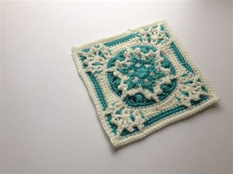 The Best Design of Snowflake Hexagon Crochet Pattern to Make Blizzard Warning Square Pattern ...