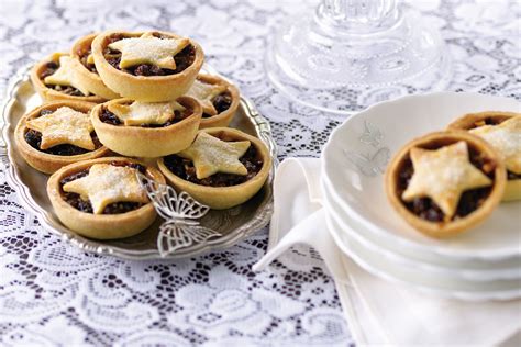 Traditional fruit mince pies