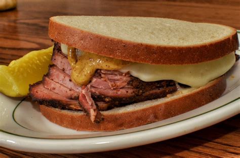 How to Make a Classic Pastrami Sandwich