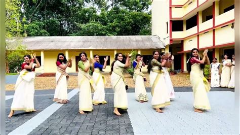 Chenda Melam Dance @ College | Trinetra - YouTube