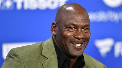 Michael Jordan Net Worth 2023: How Much He Makes From Air Jordans – StyleCaster