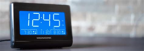 CR61 Alarm Clock Radio with Battery Backup | Magnasonic