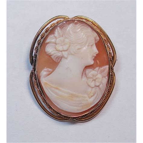 Vintage Cameo Brooch