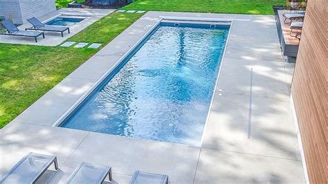 The Freedom with Splash Pad - fiberglass swimming pool - Imagine Pools