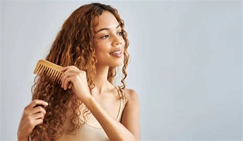 Top 5 Nourishing Hair Masks To Bring Your Curls Back