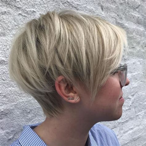 Layered Ash Blonde Pixie Bob Long Pixie Hairstyles, Best Short Haircuts, Bobs Haircuts, Pixie ...