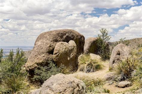 9 Beautiful Hiking Trails in Albuquerque for All Levels (+ Map)