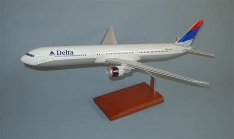 Boeing 767-400 / Delta Airlines | Model airplanes, Delta airlines ...