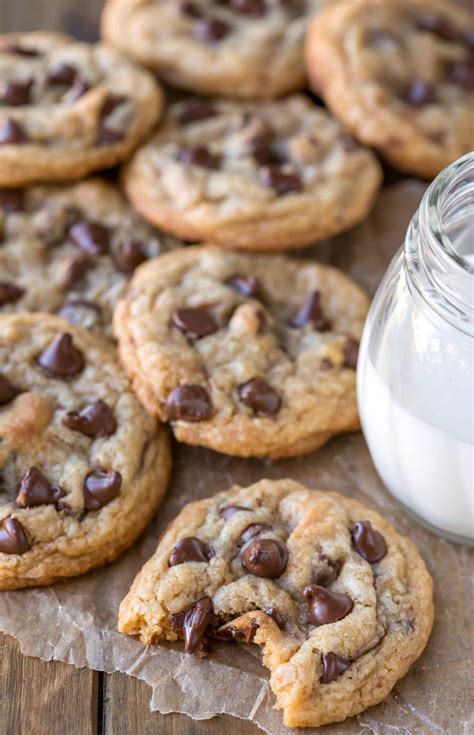 Toffee Chocolate Chip Cookies - I Heart Eating