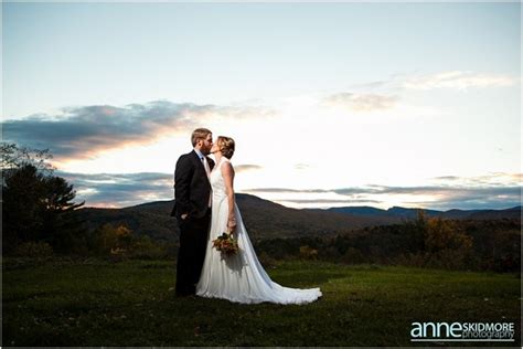 Christmas Farm Inn Wedding by Anne Skidmore Photography