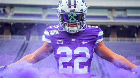 SHIFTIEST Playmaker in the Big XII 👀 || Kansas State RB Deuce Vaughn 2020 Highlights ᴴᴰ - YouTube