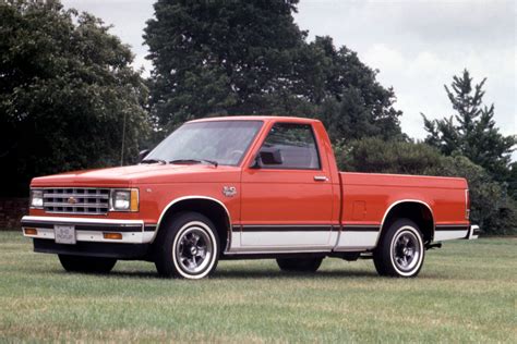 S10 Trucks 🏎️ What Makes These Old Compact Trucks Special?