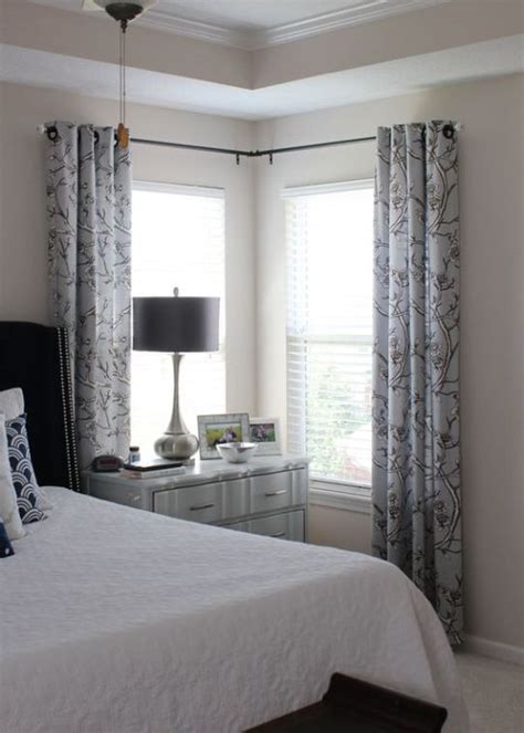 30+ Corner Window Curtain Ideas – DECOOMO