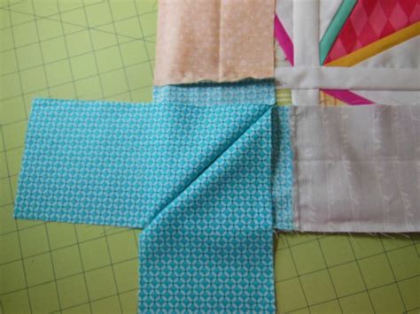 *Easy* Mitered Corner | Sewing mitered corners, Quilting tips, Quilt ...