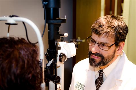 Retina Specialist Madison | Retinal conditions Madison, WI | Dr. Jay Met