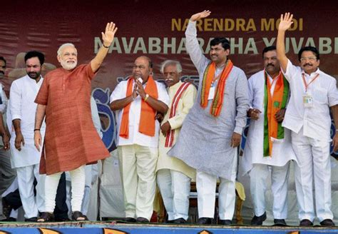 Narendra Modi put through Deccan Test: Addresses a mega rally in Hyderabad