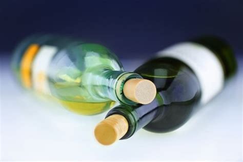 Sauvignon Blanc vs Chardonnay: 11 Undeniable Differences - Unraveling Wine