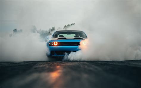 Download 2019 Dodge Challenger Srt Hellcat Redeye Burnout Wallpaper ...