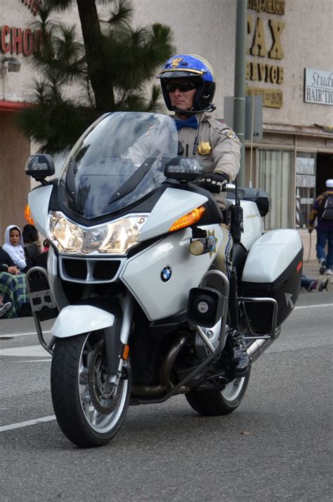 CALIFORNIA HIGHWAY PATROL (CHP) MOTOR OFFICER | Old police cars, Bmw ...