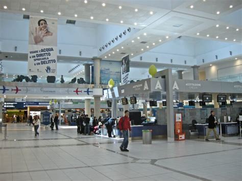 Bari - Aeroporto “Karol Wojtyla” - ICE - Italian Trade Agency