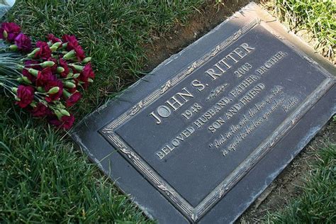 John Ritter | Famous graves, Famous tombstones, Grave monuments