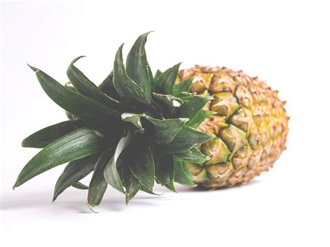 Pineapple Leather: What It Is and How It Works