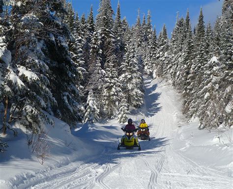 Snowmobile trails Quebec and snow conditions in the Upper Laurantians ...