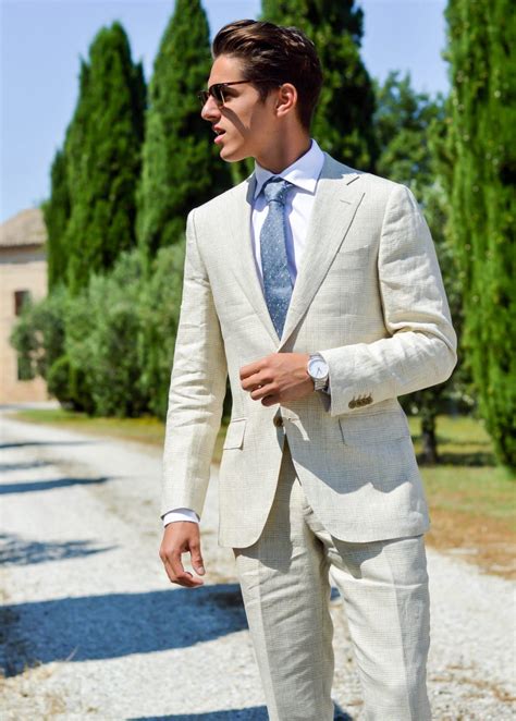 Beige Suit Color Combinations with Shirt and Tie - Suits Expert