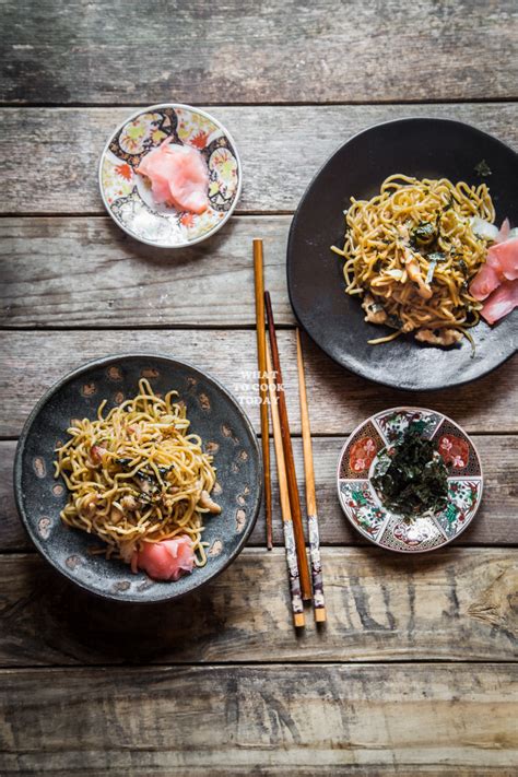 Easy Yakisoba (Japanese Stir-fried Noodles with Pork and Vegetables)