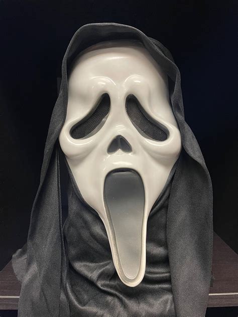 SCREAM – GHOSTFACE MASK (CLASSIC GHOST FACE VARIANT) WITH SHROUD ...