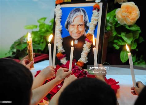 Students paying tribute to former President APJ Abdul Kalam during a ...