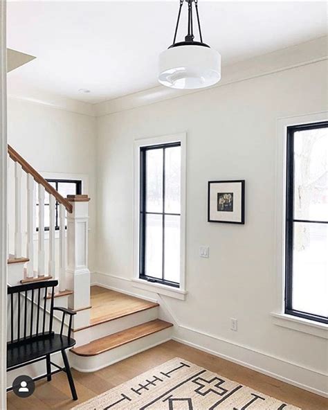 Benjamin Moore White Dove walls and Simply White trim | White dove benjamin moore walls, House ...