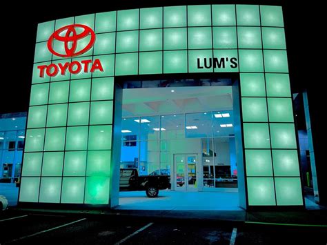 Lum's Toyota | Top Shops for Technician Jobs in Warrenton, OR