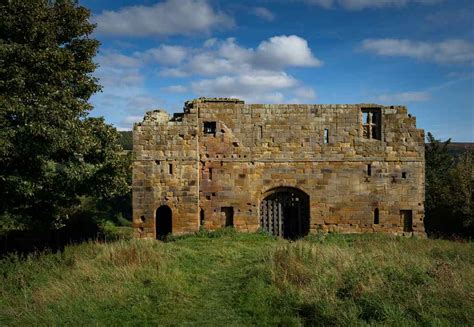 Best Castles in Yorkshire - Historic European Castles