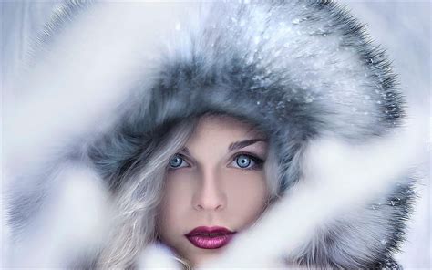 Blue Eyes Fur Girl Hood Lipstick Winter and, girl and winter HD wallpaper | Pxfuel