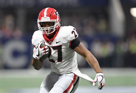 WATCH: Georgia fans flock to mall for Nick Chubb autograph signing