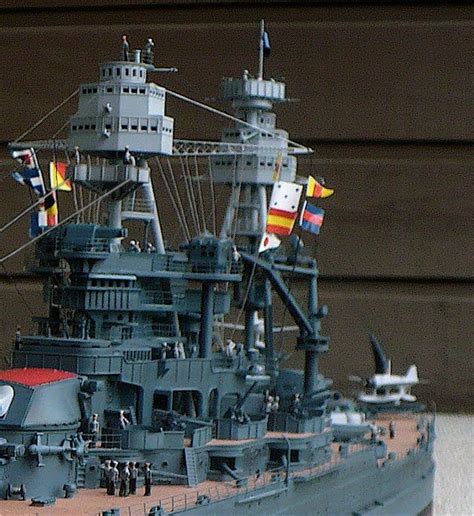 Here are some images of Trumpeter's 1/200 scale USS Arizona (BB-39) Battleship. Probably the ...