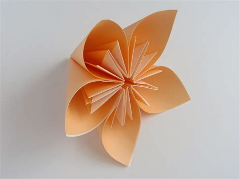 easy origami paper crafts: origami kusudama flower without glue