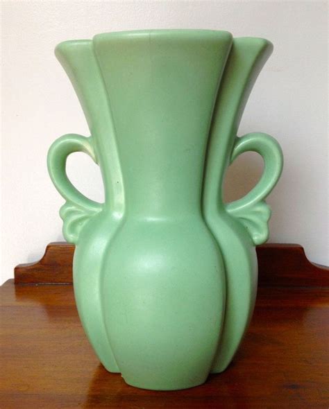 McCoy Pottery Vase | Collectible pottery, Vintage pottery, Mccoy ...