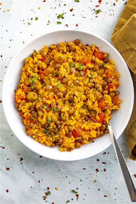 Arroz con Gandules (Puerto Rican Rice with Pigeon Peas) - Chili Pepper Madness