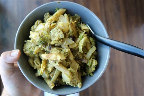 Banza Pasta with Creamy Pesto and Tempeh (Vegetarian) - The Batter Thickens